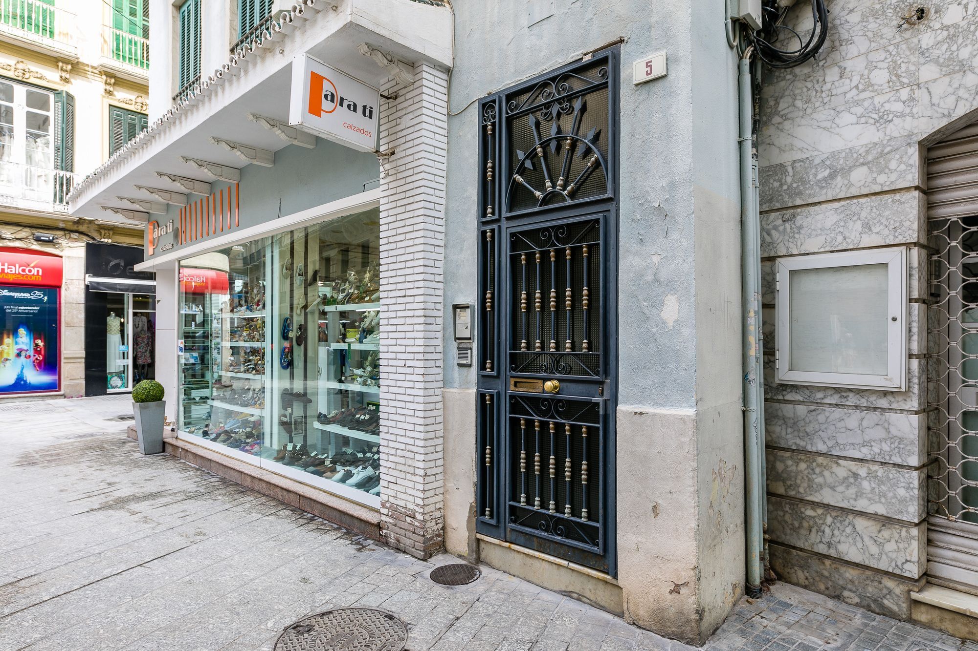 Appartement 3 Bedrooms Luxury Penthouse With Views. The Location In